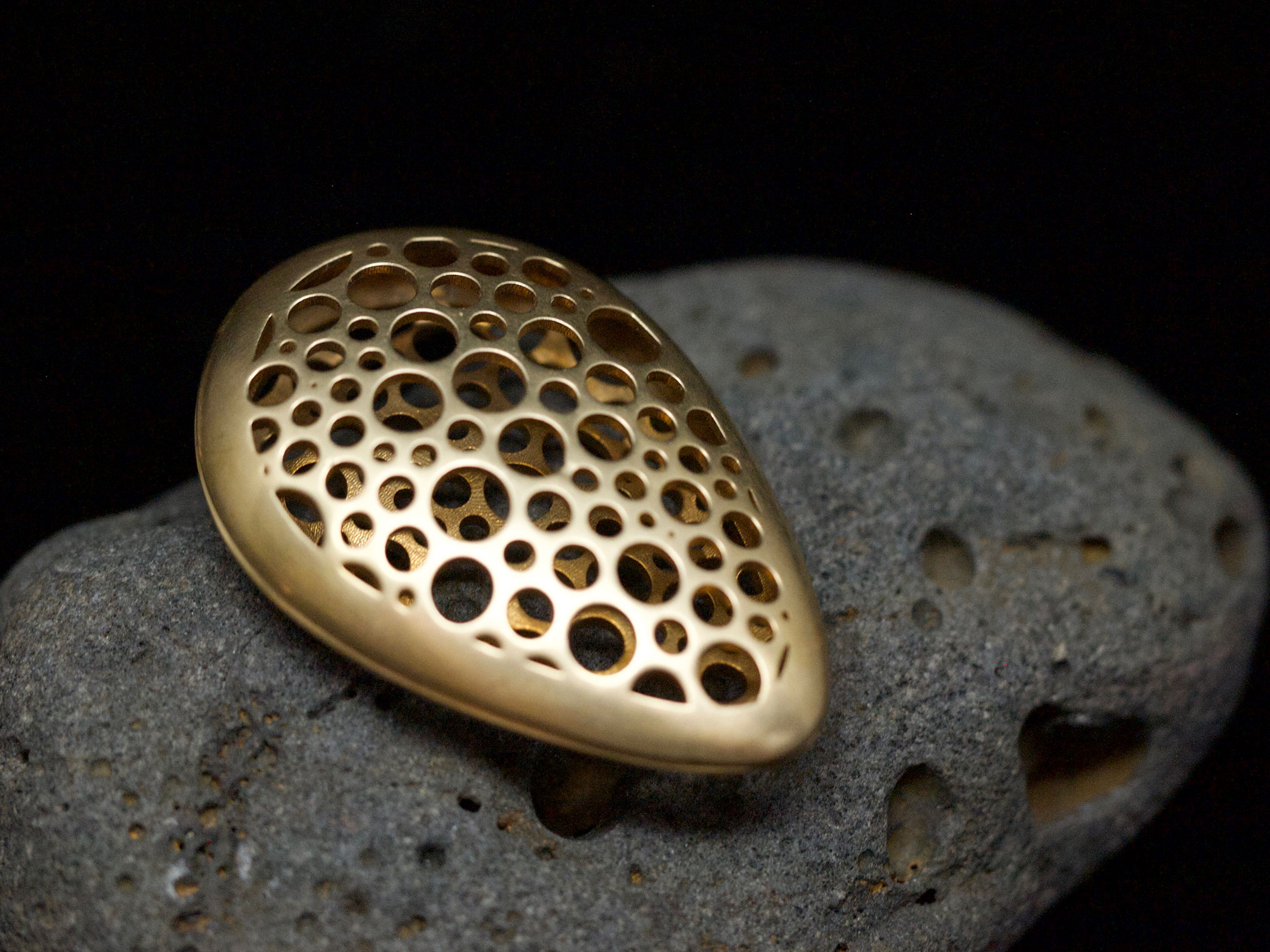 bubble bauble rubbing stone in brass