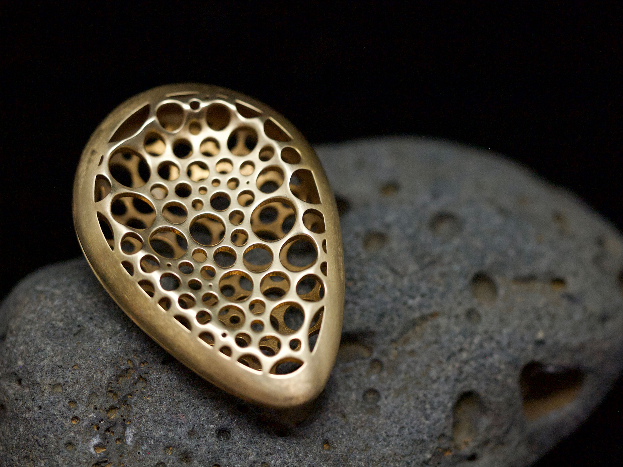 bubble bauble rubbing stone in brass